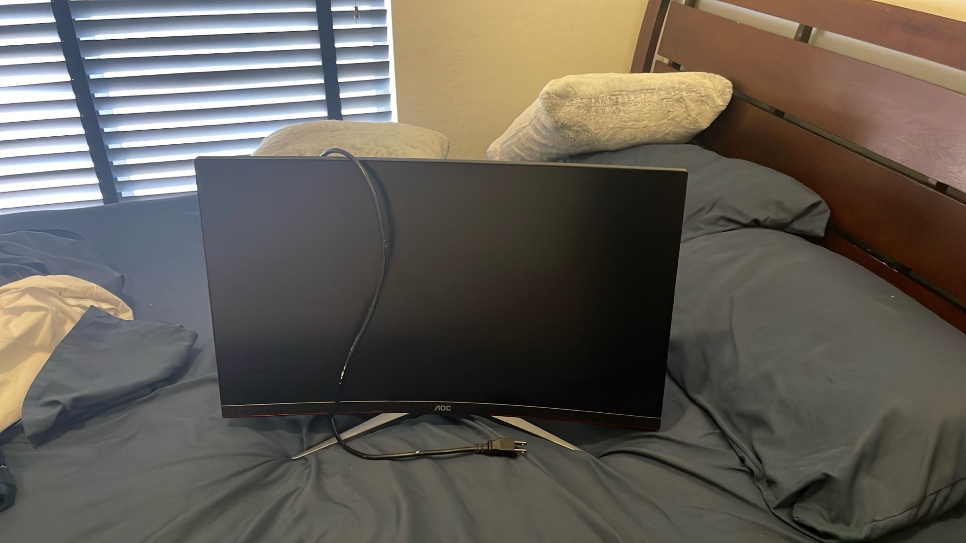 144hz AOC 32 Inch Curved Monitor