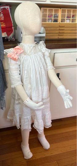 Child size mannequin …Halloween prop (paint or dress spooky)….or new friend?