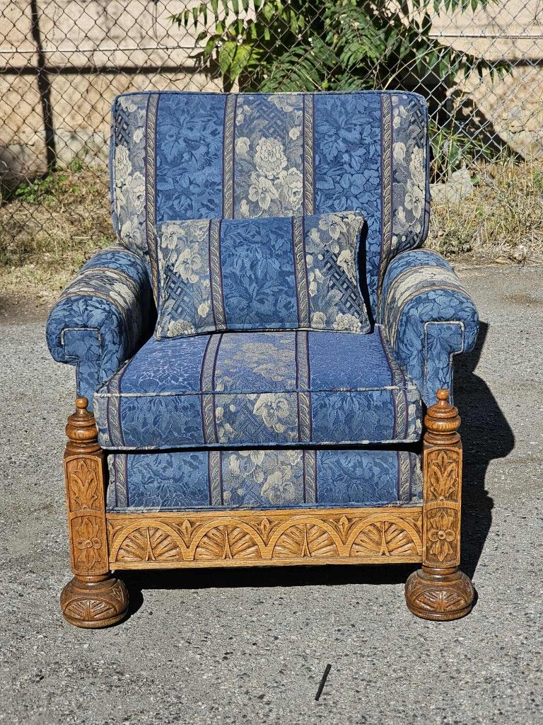 Vintage Comfy Blue Chair