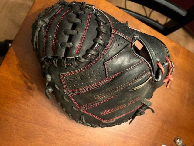 Under Armour Catchers Mitt