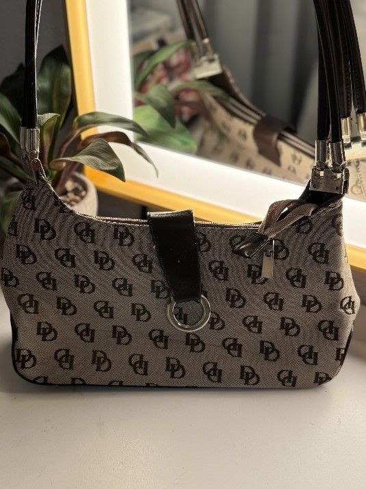 Dooney & Bourke Purse