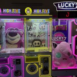 🔥 Just a few of these claw machines = instant customer magnet