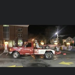 Ford (contact info removed)  Manual Tow Truck For Sale 