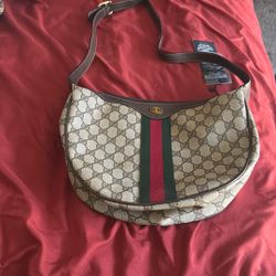 Gucci Supreme Sherry Lined Shoulder bag