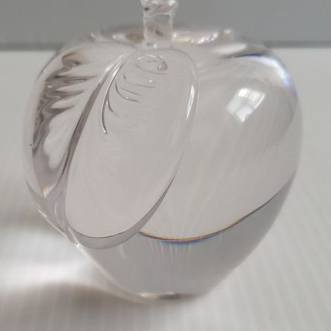 Vintage Handcrafted Clear art Glass Apple With Leaf