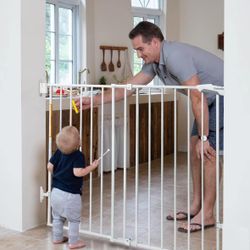 Babelio 34" Extra Tall Baby/Dog Gate with No Threshold Design Walk Thru Door, 26-43" Auto Close Safety Gate for Babies, Elders and Pets, Fits Doorways