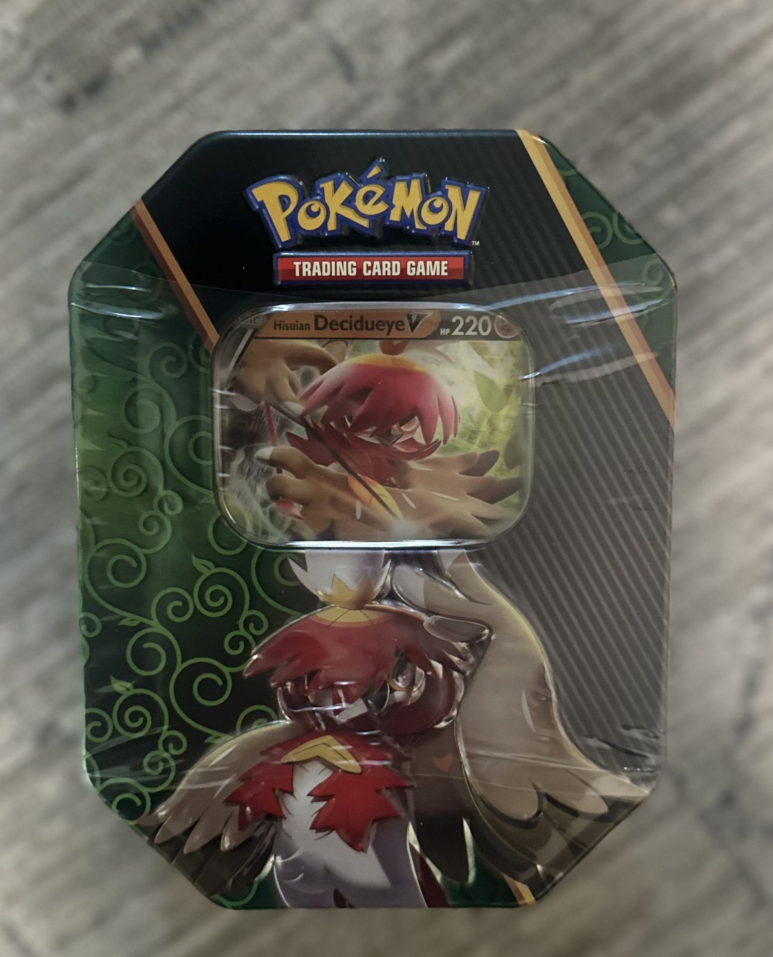 Pokémon TCG: Divergent Powers Tin – Hisuian Decidueye V