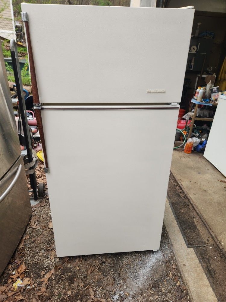 Gibson Refrigerator