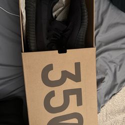 Yeezy Boost 350 V2