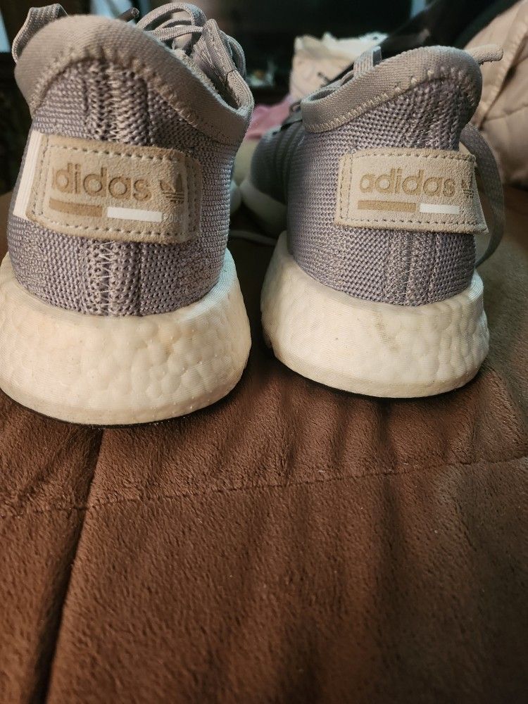 Adidas Sneakers