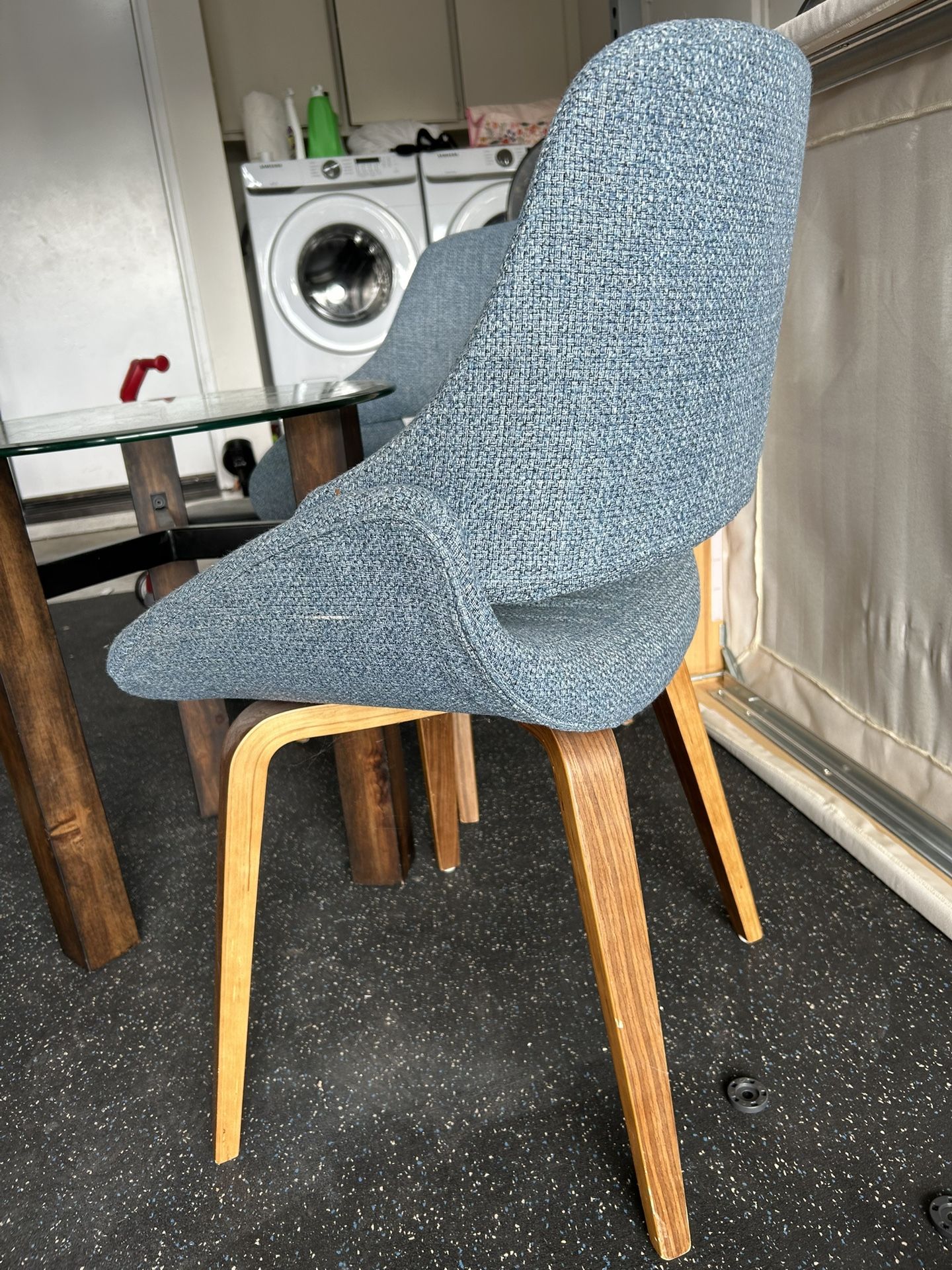 2 Chairs And Coffee Table