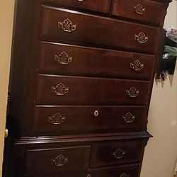 Beautiful Antique Queen Anne Highboy Dresser needs some tlc & few drawers need repairs.