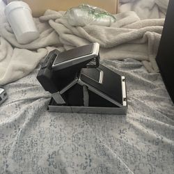 Vintage POLAROID SX-70 ONESTEP SONAR LAND CAMERA 