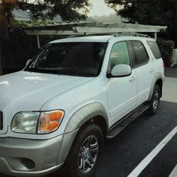 2004 Toyota Sequoia SR5
