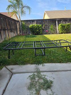 Metal foldable twin bed frame