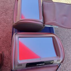 XTrons TV headrests