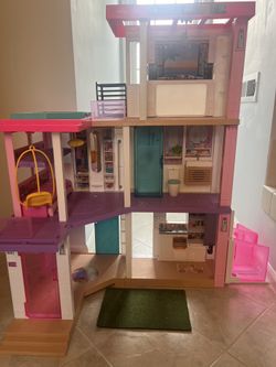 Barbie House & Accessories