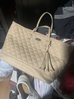 BCBG BAG 60 Bucks