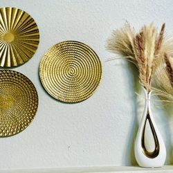 Decor Items 2 Vase and Wall Art
