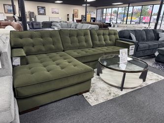 L Shape Sectional. 🚚WE DELIVER🚚
