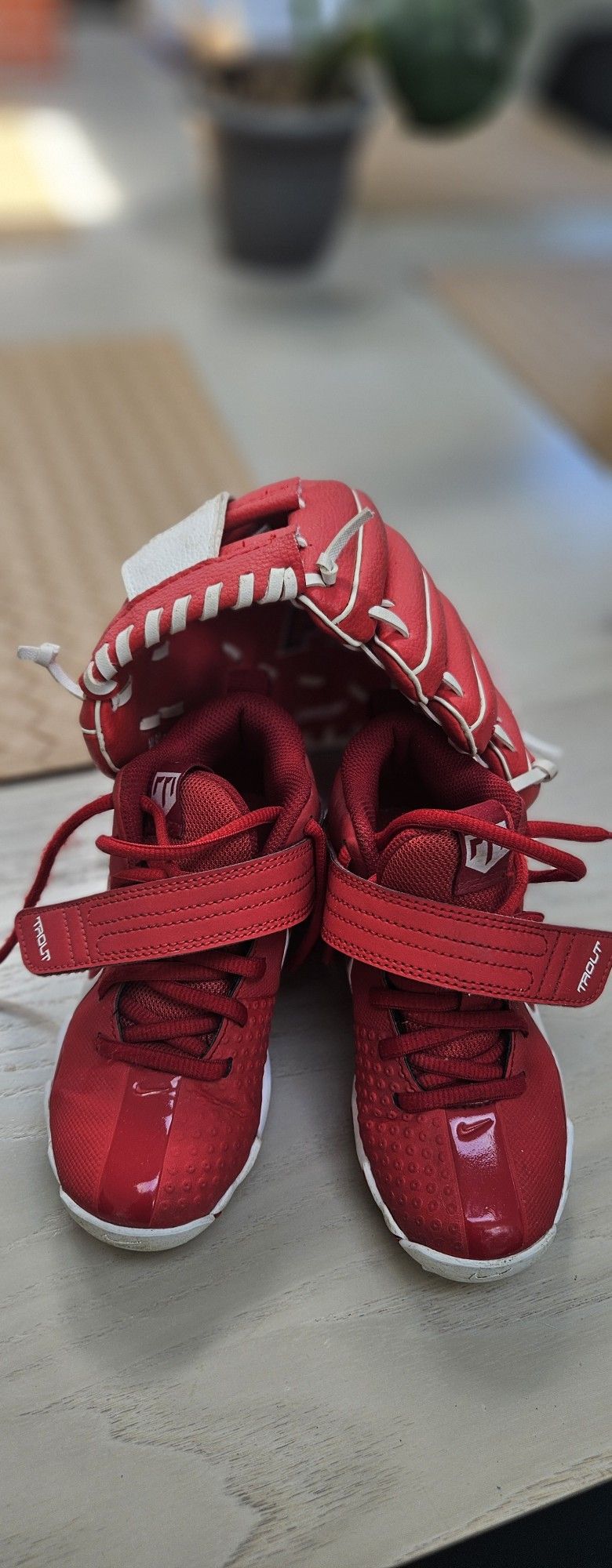 Kids Baseball Cleats 12 ⚾️ and Glove 9.5