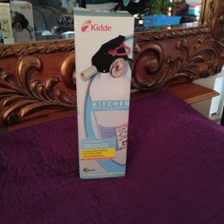 NEW  FIRE EXTINGUISHER 