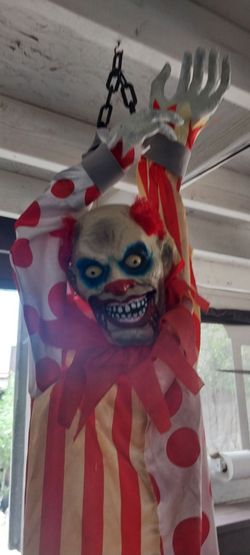 Hanging clown