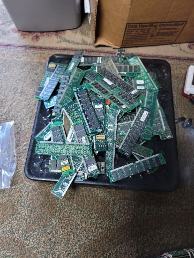 Scrap Silver Memory 2 Pounds. 65 Pieces