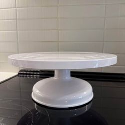 Rotating Cake Stand