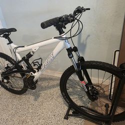 🔥🚲🔥FSX 
FULL SUSPENSION ALUMINUM 24sp w/ DISC BRAKES🔥🚲🔥