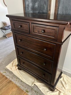 5 Drawer Tall Dresser - Dark Wood, American Signature Collection - Nice Quality