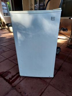 Mini fridge Kenmore