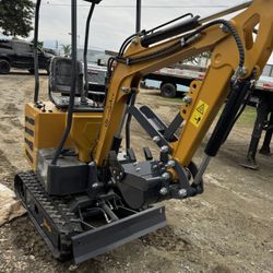 BRAND NEW MINI EXCAVATOR FOR SALE