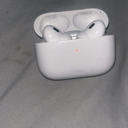 AirPods And  Beats By Dre