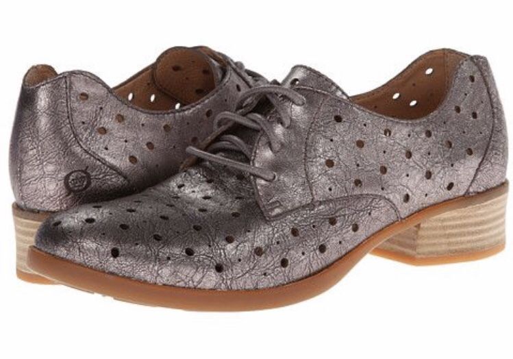 Born Dallyce Bronze Perforated Leather Oxford Women US 7. DESCRIPTION & FEATURES Bold perforations jazz up a simple heeled oxford. Features Full g