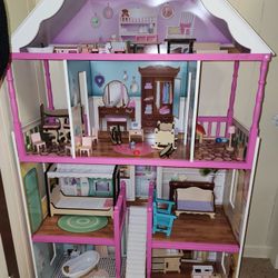 Wooden DOLL house 