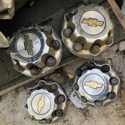 01-06 Chevrolet Silverado 2500 Truck Van 8 Lug Steel Silver Center Caps! 4