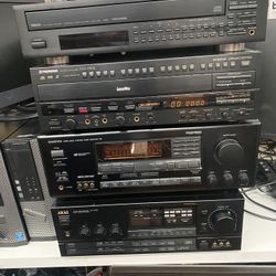 4 Items Audio Vedio Recevier & Player.dont Know Much About Them.All Four For $1000 Or Best Offer 