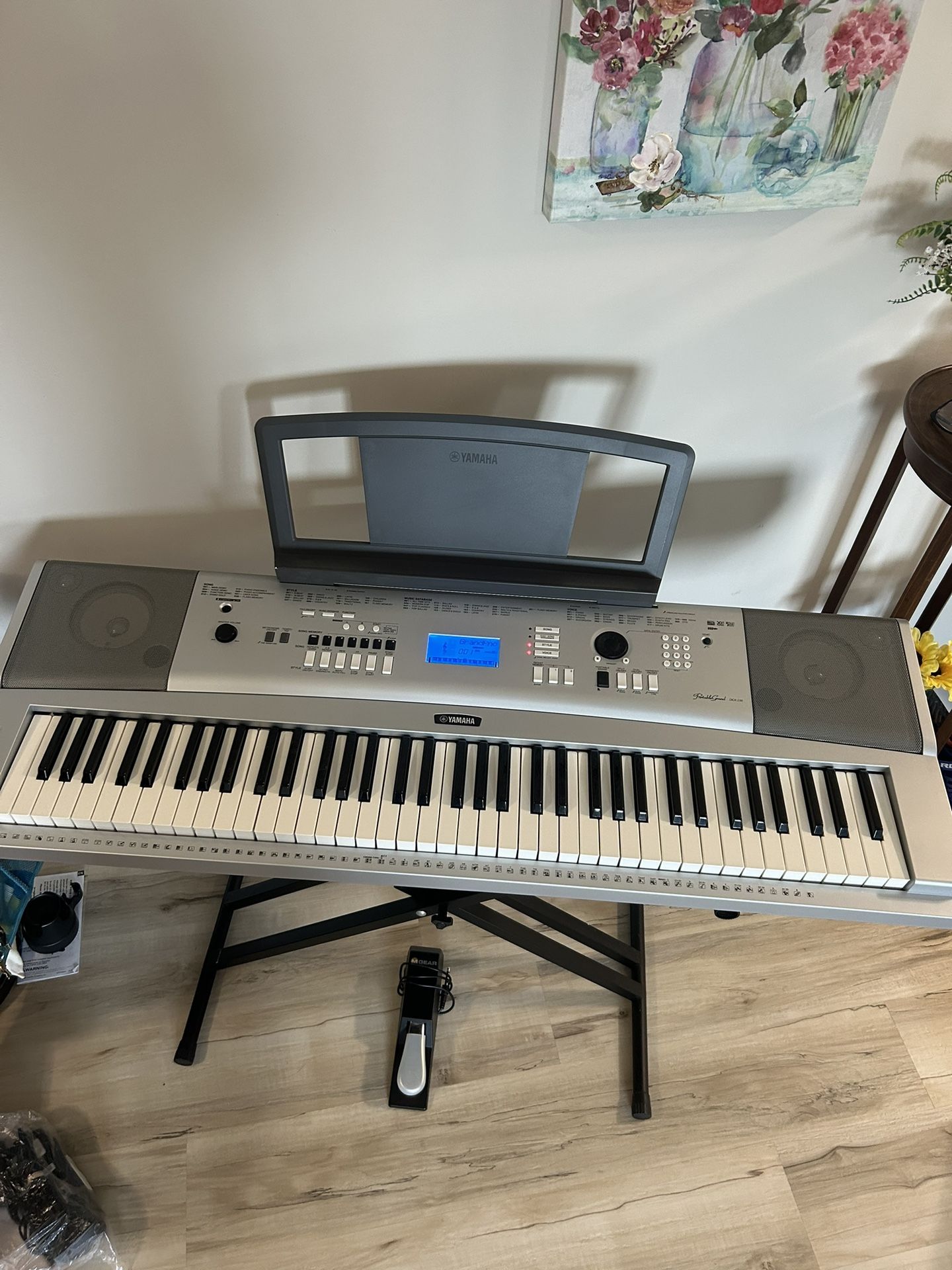 Yamaha DGX-230 76-key Keyboard (stand and pedal included)
