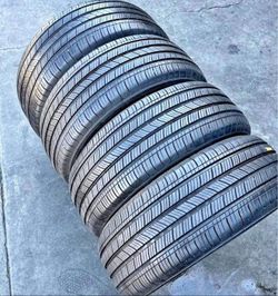 215/50/17 Michelin Selling a set of 4 tires in excellent condition 🫡