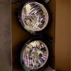 2023 Jeep Gladiator Headlights