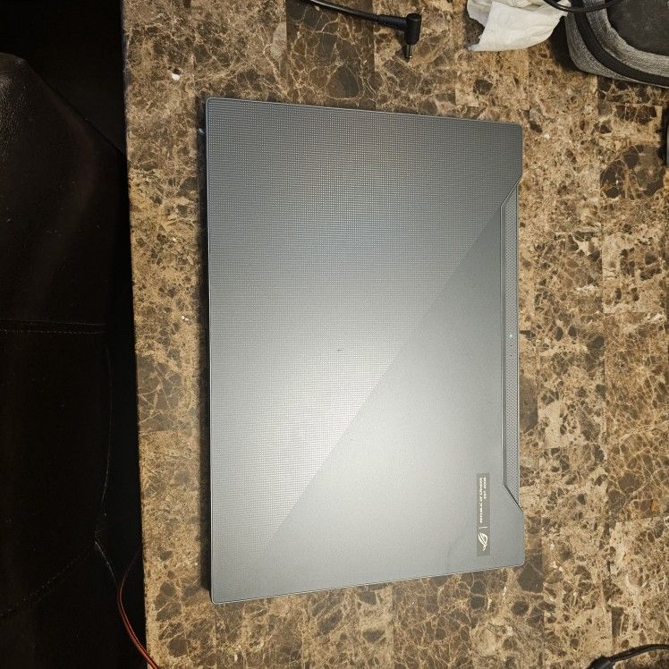 Asus ROG ZEPHYRUS