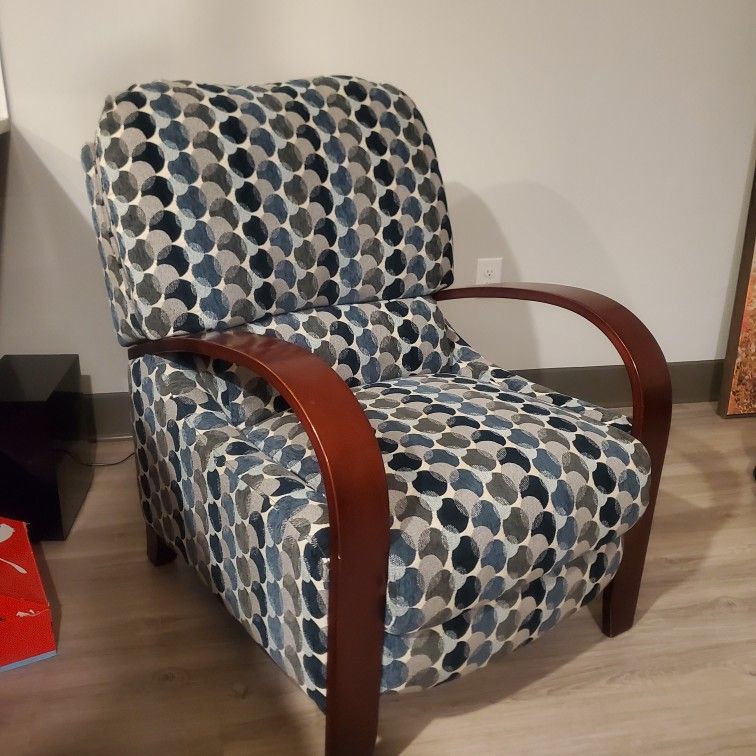 Lane Recliner Chair. -Like New!!