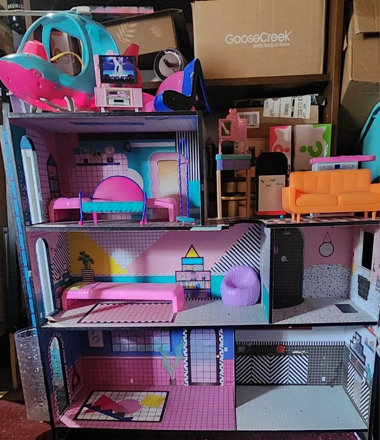 OMG surprise LOL doll House Used