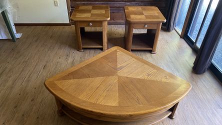 Lift coffee and end tables