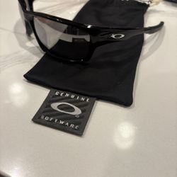 OAKLEY CANTEENS