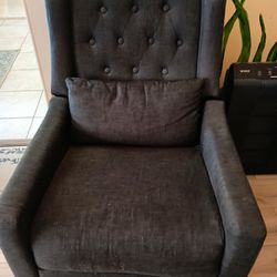 Small Recliner 