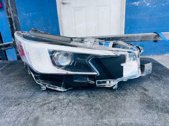 Subaru WRX 2022-2025 right passenger side headlight Oem