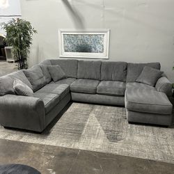 Light Gray U-Shape Sectional | FREE DELIVERY