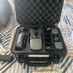 Mavic 2 Zoom Drone Complete Set w/car Charger 